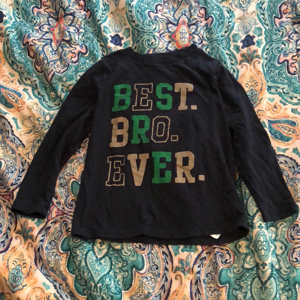4T long sleeved navy blue shirt